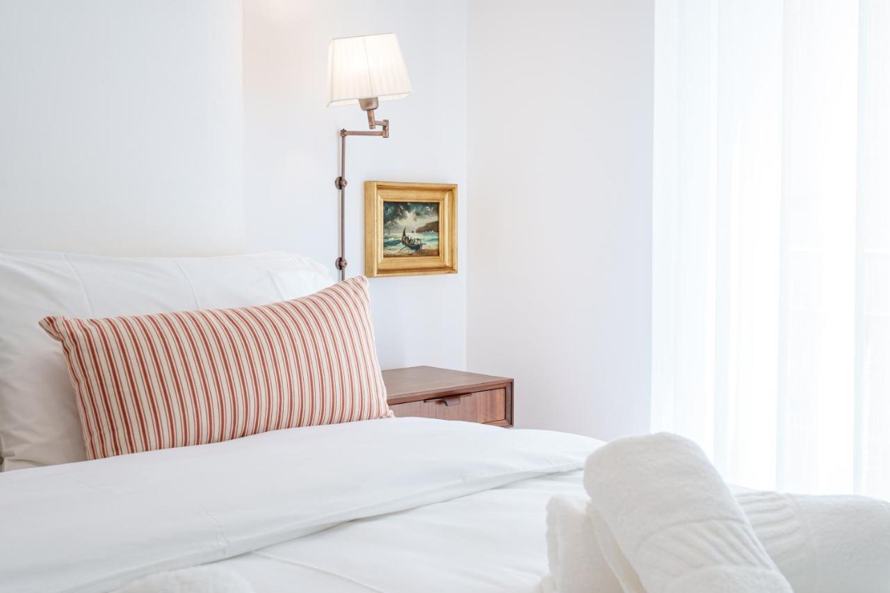 Charming Nazare Apartment-1 Minute To The Beach Luaran gambar